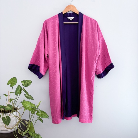 Pink silk robe - Picture 1 of 9